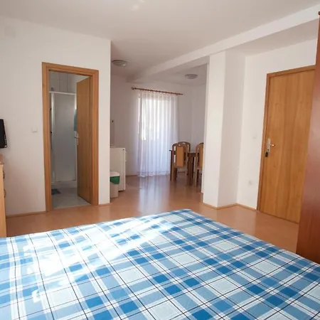 Apartment Maric With Parking Umag