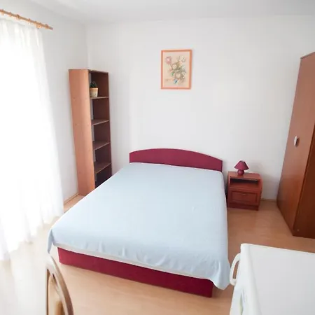 Apartment Maric With Parking