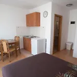 Maric With Parking Appartement *