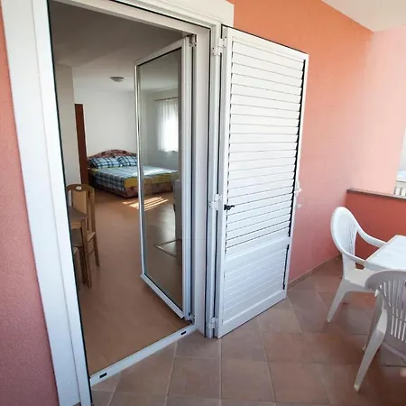 Maric With Parking Apartamento Umag