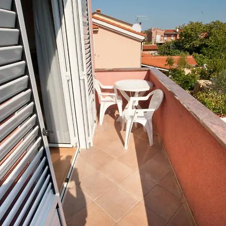 Maric With Parking Apartamento *